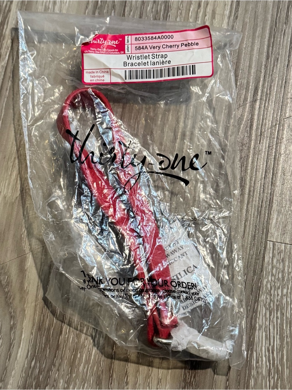 thirty-one Very Cherry Pebble Wristlet Strap in Cherry Red